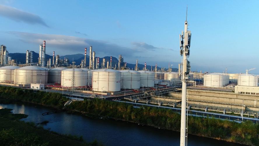 我国首个“双频5G+工业互联网”智能炼厂建成投用 网络技术服务